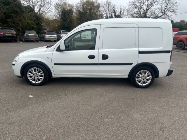 2010 Vauxhall Combo 1700 1.3CDTi 16V SE Van [75PS]